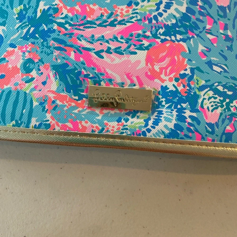 Lily Pulitzer Colorful Floral Traveler Organizer - Picture 2 of 4